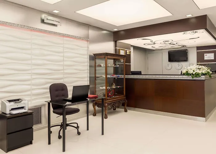 Ramada By Wyndham מלון 4*