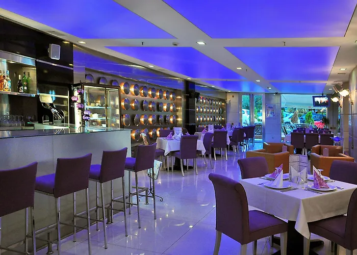 מלון Ramada By Wyndham 4*