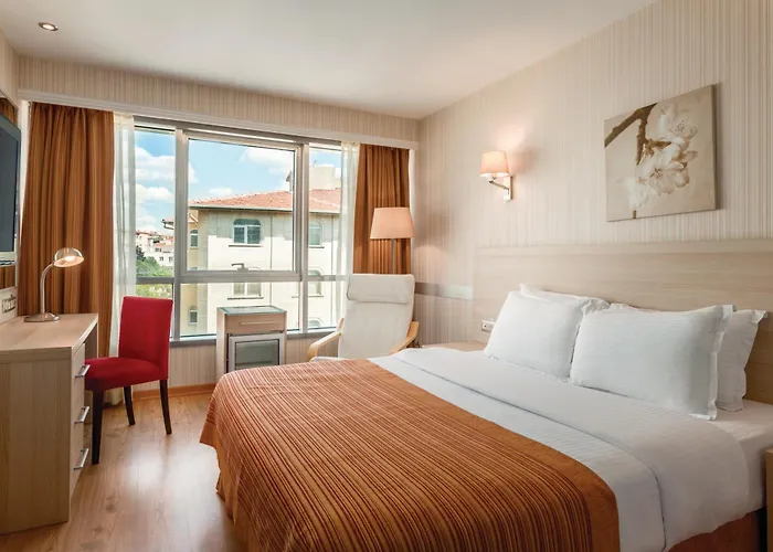 מלון Ramada By Wyndham