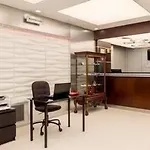 Ramada By Wyndham Ξενοδοχείο 4*
