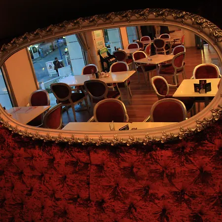 Ramada By Wyndham Otel