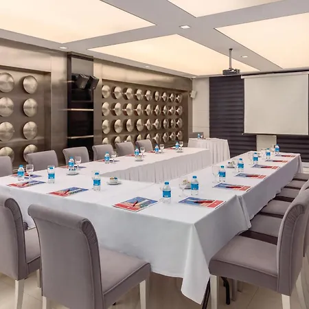 فندق Ramada By Wyndham