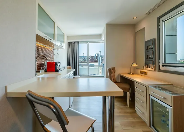 Ramada By Wyndham Otel